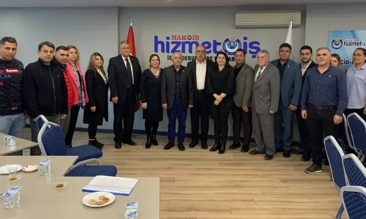 Ceylan, Hizmet-İş İskenderun Şube Başkanı Mehmet Yetim ve Sendika Üyeleriyle bir araya geldi.