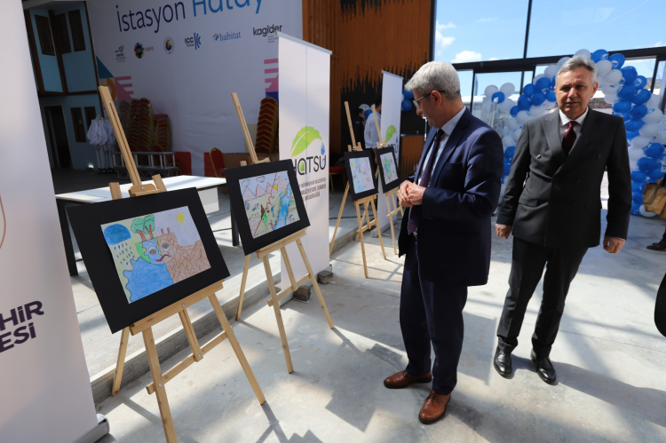 “HAYAT VE SU” TUVALLER ÜZERİNDE SANATA YANSITILDI