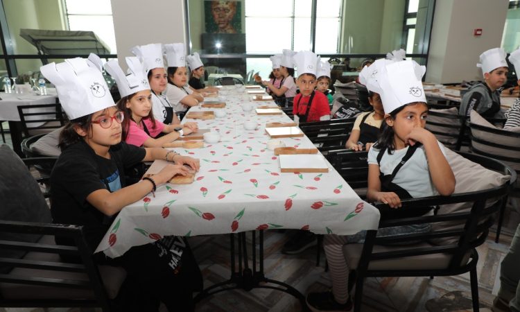 GASTRONOMİEVİ KAPILARINI ÖĞRENCİLERE AÇTI