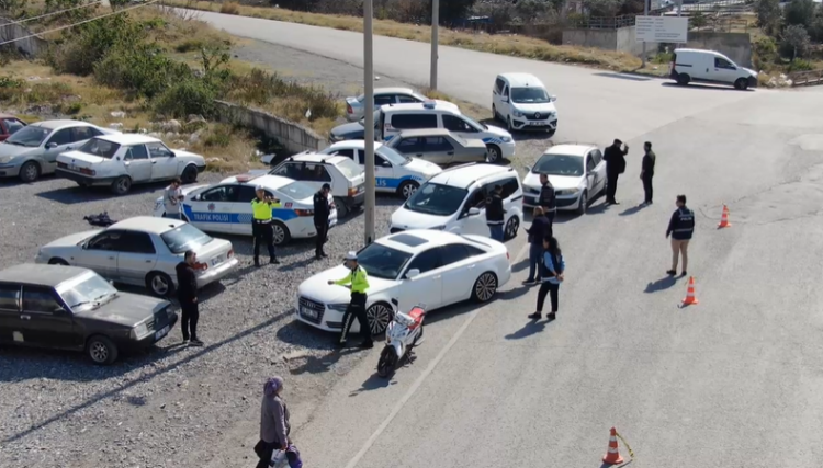 İSKENDERUN’DA OKUL ÖNLERİNDE DRON DESTEKLİ UYGULAMA