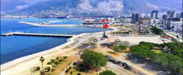 İSKENDERUN SAHİL DÜZENLEMESİ VE YENİLEME PROJESİNDE ÇALIŞMALAR DEVAM EDİYOR