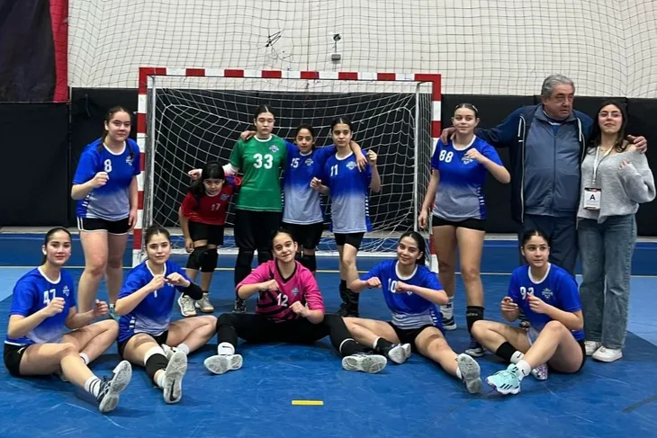 İSKENDERUN BELEDİYESİ KÜÇÜK HENTBOL TAKIMINDAN BÜYÜK BAŞARI