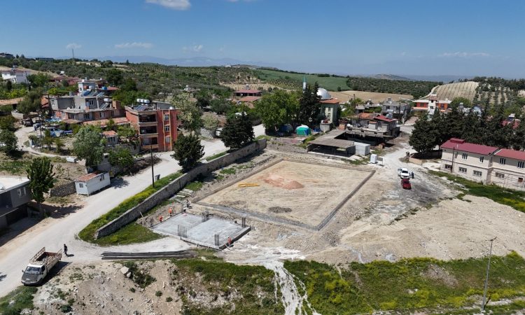 HBB’DEN ALTINÖZÜ’NE BİR HALI SAHA DAHA