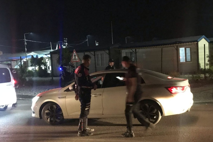 İskenderun’da Polis Ekiplerinden Konteyner Kentlerde Huzur Uygulaması