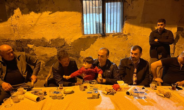 Emniyet Müdürü Güneş, mahalle toplantılarına ara vermeden devam ediyor