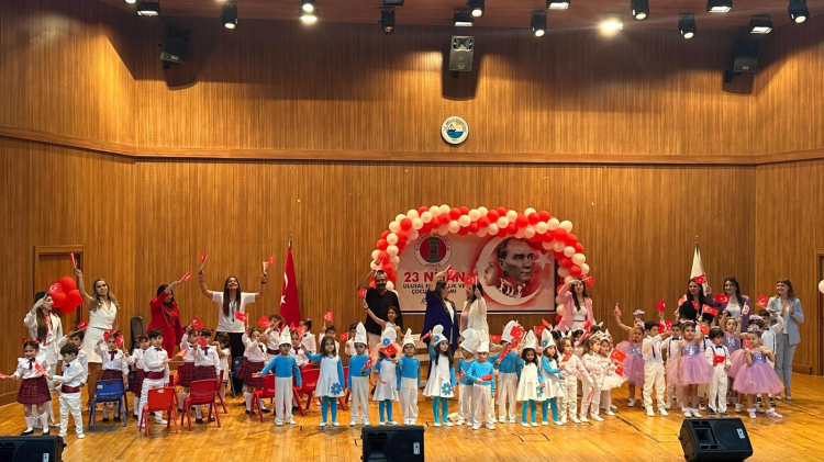 ARSUZ EVRENSEL ANAOKULU’NDA 23 NİSAN COŞKUSU