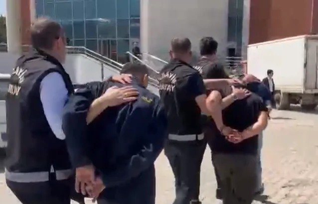 İSKENDERUN’DA ÇEŞİTLİ SUÇLARDAN ARANAN ŞAHISLAR YAKALANDI