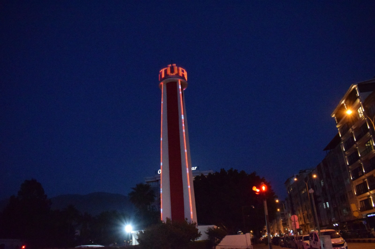 HBB, TARİHİ FENER KULESİNİ IŞIKLANDIRDI