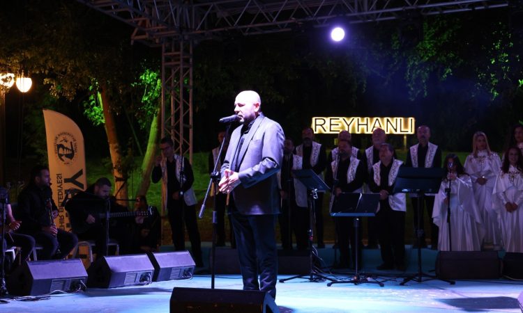 İRFAN VE SANAT GÜNLERİ’NDE SAHNE MEDENİYETLER KOROSU’NUN