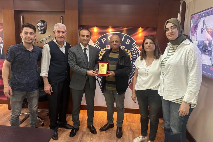 İskenderun İşitme Engelliler Derneği’nden Emniyet Müdürü Güneş’e Teşekkür Ziyareti