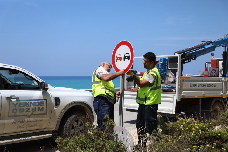 KALE/IŞIKLI YOLUNDAKİ EKSİKLİKLER GİDERİLİYOR.