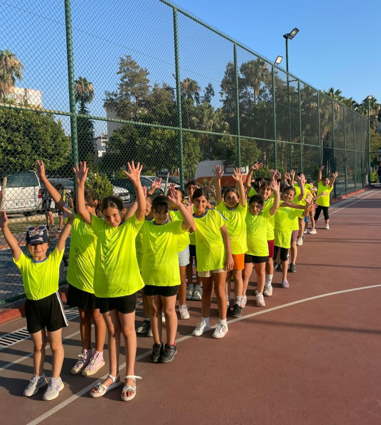 İSKENDERUN BELEDİYESİ YAZ SPOR KURSLARI YOĞUN İLGİYLE BAŞLADI..