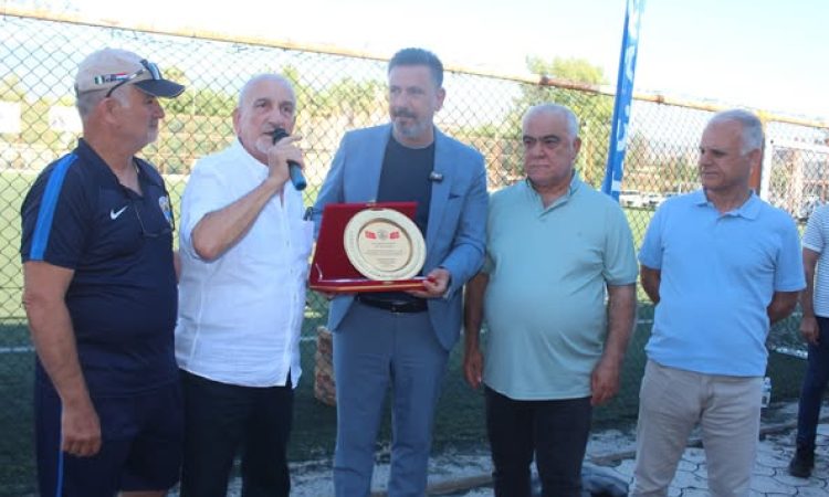 ARSUZ BELEDİYE BAŞKANI SAMİ ÜSTÜN’E TEŞEKKÜR PLAKETİ