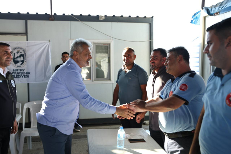 BAŞKAN ÖNTÜRK, YANGIN KAHRAMANLARINI ZİYARET ETTİ