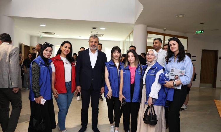 BAŞKAN ÖNTÜRK MEDYA VE GENÇLİK AKADEMİSİ SERTİFİKA TÖRENİNE KATILDI