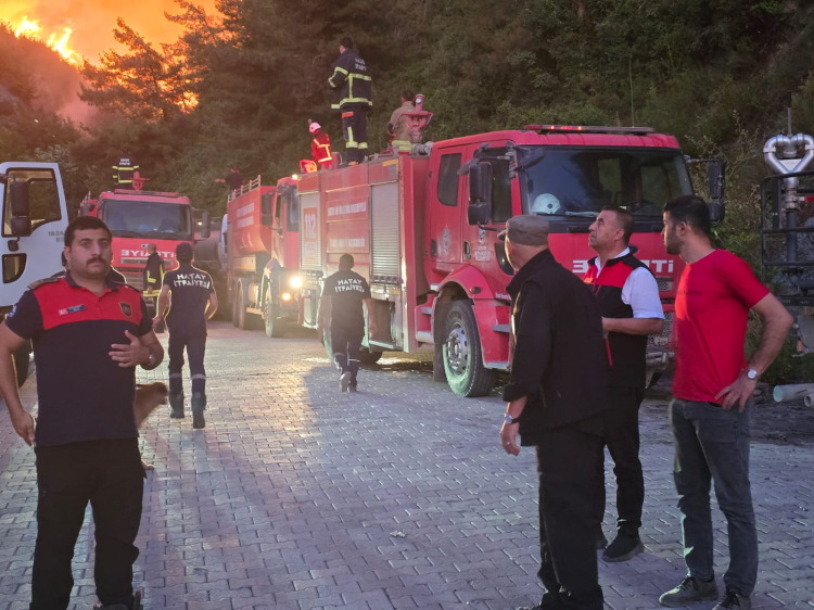 HBB İTFAİYESİ YANGIN BÖLGESİNDE