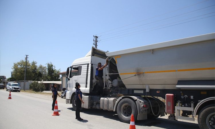 İŞ MAKİNELERİ, ZABITANIN RADARINDA