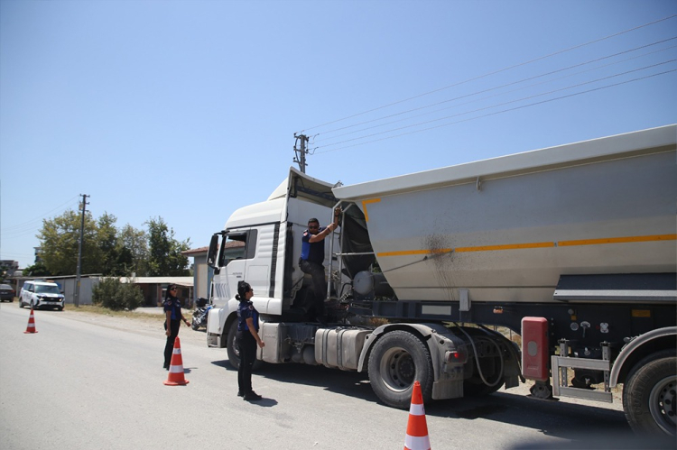 İŞ MAKİNELERİ, ZABITANIN RADARINDA