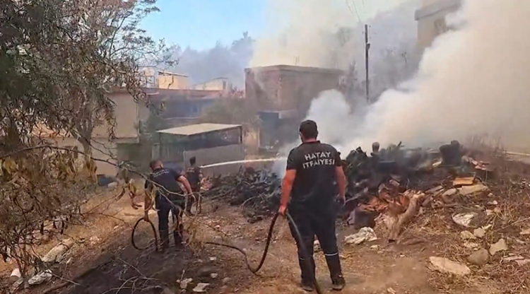 Büyükşehir Ekipleri Tüm Birimleriyle Sahada