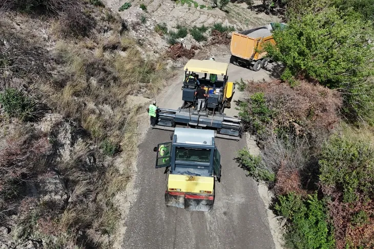 HBB, ARSUZ’DA ASFALT ÇALIŞMALARINI SÜRDÜRÜYOR