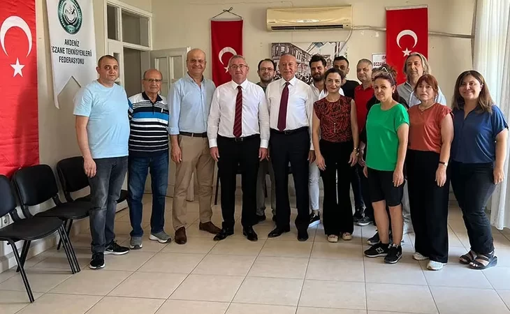 KAYMAKAM ÖNDER ECZANE TEKNİSYENLERİNE KONUK OLDU