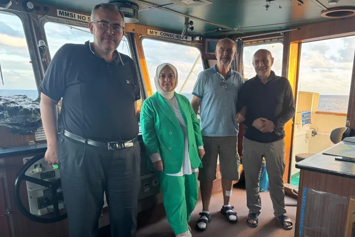 NECMETTİN ÇALIŞKAN VE ÖZGÜRLÜK FİLOSU AKTİVİSTLERİ İSRAİL TARAFINDAN ALIKONULDU