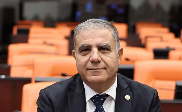 Güzelmansur: “Hatayspor’u yaşatmak, Hatay’ı yaşatmaktır.”