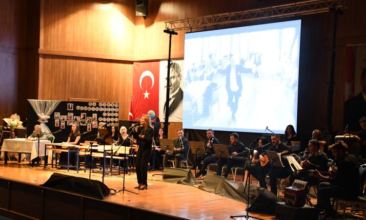 Arsuz Öğretmenler Korosu´ndan 24 Kasım Konseri