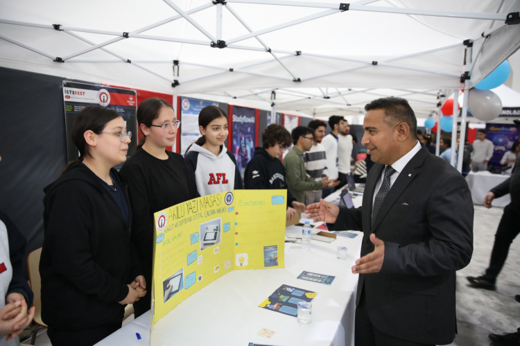 İSTEFEST PROJE PAZARI, GELECEĞİN TEKNOLOJİLERİNE İSKENDERUN TEKNİK ÜNİVERSİTESİ’İNDE EV SAHİPLİĞİ YAPTI