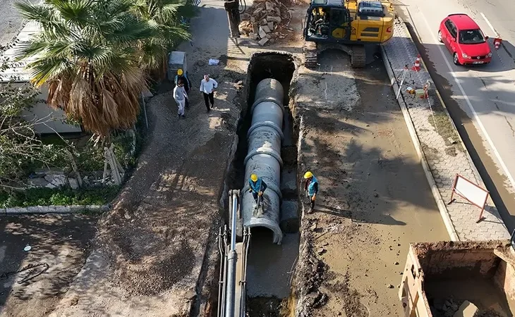 İSKENDERUN’DA YAĞMUR SUYU ALTYAPISI GÜÇLENDİRİLİYOR