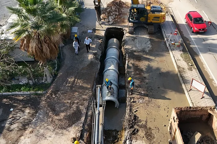 İSKENDERUN’DA YAĞMUR SUYU ALTYAPISI GÜÇLENDİRİLİYOR